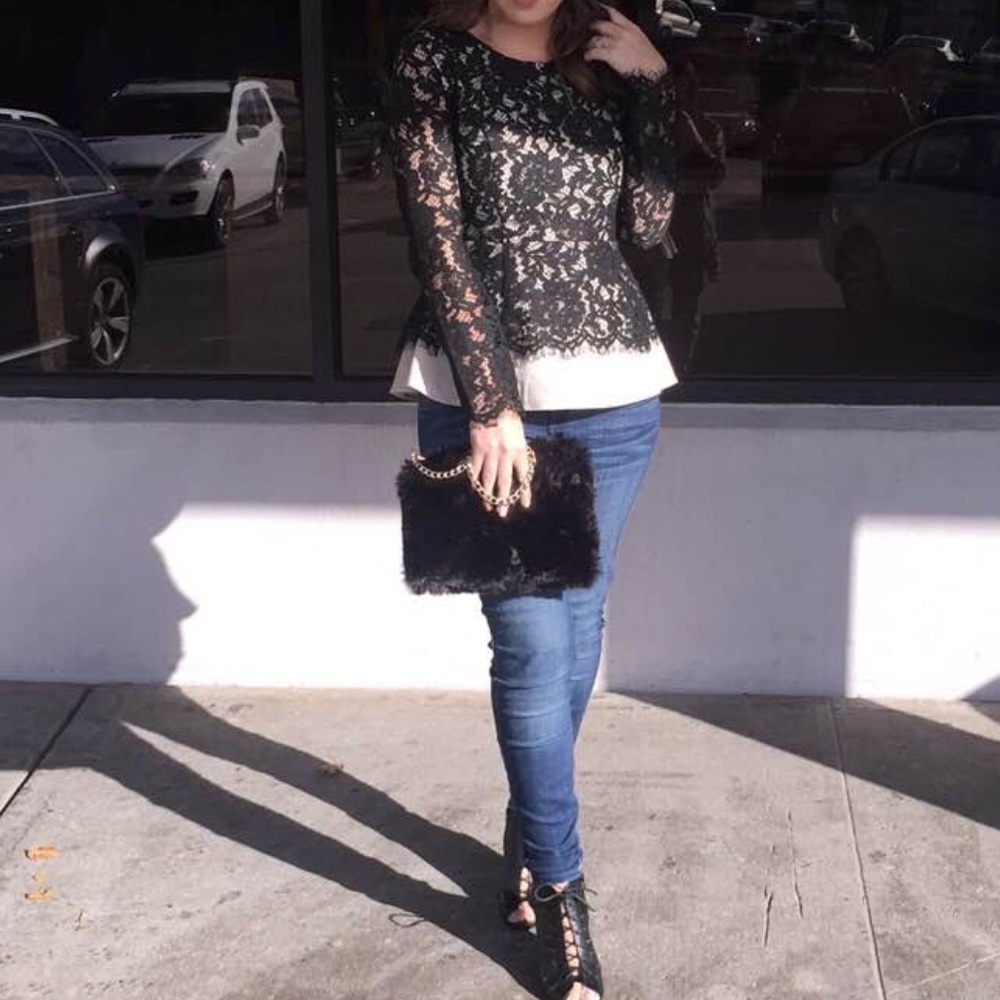 Black lace top 🔥